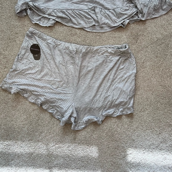 Women’s - Ruffle Sleep Set - Picture 2 of 11